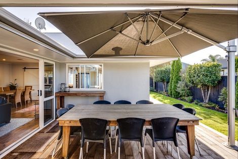 Photo of property in 16 Bourke Place, Havelock North, 4130