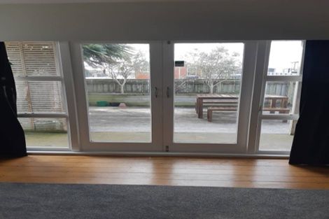 Photo of property in 2 Rainsford Street, Moturoa, New Plymouth, 4310