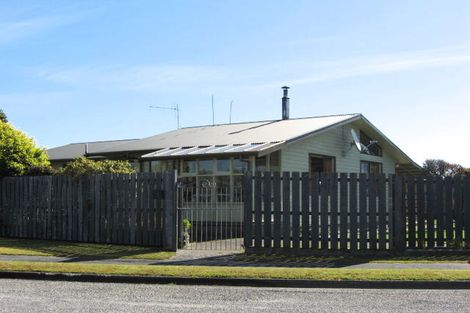 Photo of property in 6 Ngahue Crescent, Carters Beach, Westport, 7825
