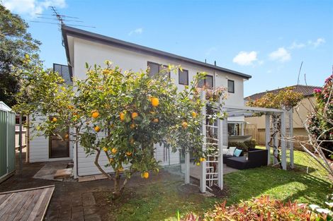 Photo of property in 1/6 Glucina Avenue, West Harbour, Auckland, 0618