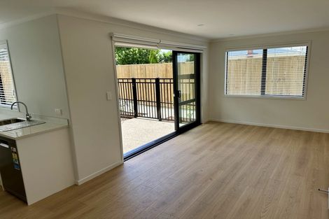 Photo of property in 1090a Great North Road, Point Chevalier, Auckland, 1022