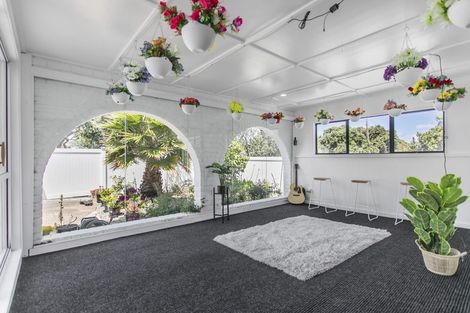 Photo of property in 27 Gilfillan Street, Blockhouse Bay, Auckland, 0600