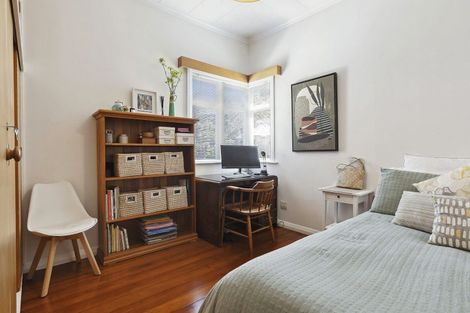 Photo of property in 48 Jackson Street, Island Bay, Wellington, 6023