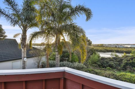 Photo of property in 16 Shepherds Road, Papakura, 2110