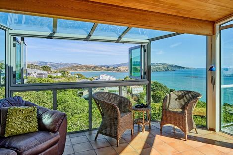 Photo of property in 1 Roys Road, Plimmerton, Porirua, 5026