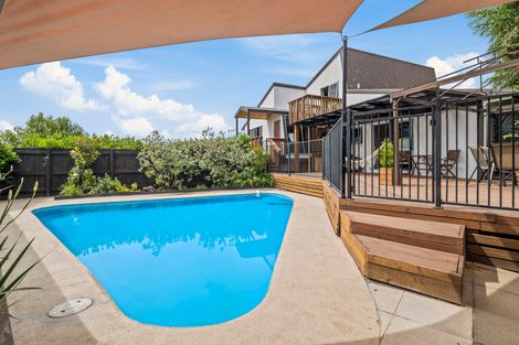 Photo of property in 1 Waitawa Place, Lynmore, Rotorua, 3010