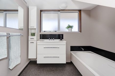 Photo of property in 150 Perth Street, Holmes Hill, Oamaru, 9401