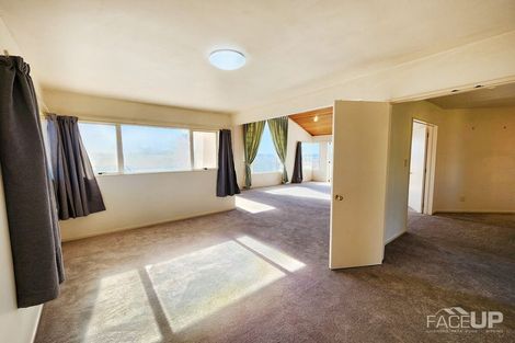 Photo of property in 20 Whiting Grove, West Harbour, Auckland, 0618