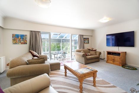 Photo of property in 39 Sunrise Boulevard, Tawa, Wellington, 5028