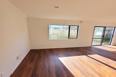 Photo of property in 81 Oreil Avenue, West Harbour, Auckland, 0618