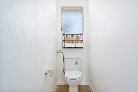 Photo of property in 402 West Coast Road, Glen Eden, Auckland, 0602