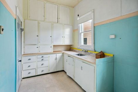 Photo of property in 1420 Karamu Road North, Mayfair, Hastings, 4122