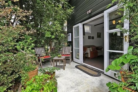 Photo of property in 8 Priestley Road, Bluff Hill, Napier, 4110