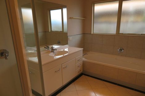 Photo of property in 38 Millhouse Drive, Northpark, Auckland, 2013