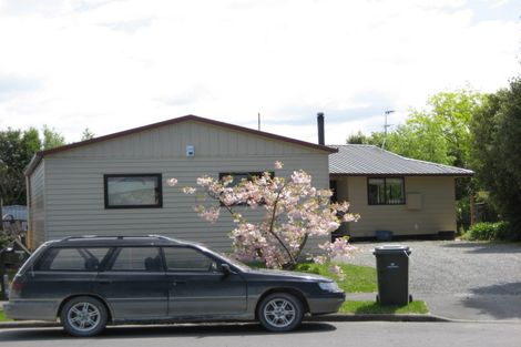 Photo of property in 8 Banks Place, Rangiora, 7400