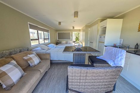 Photo of property in 213 Pukehina Parade, Pukehina, 3189