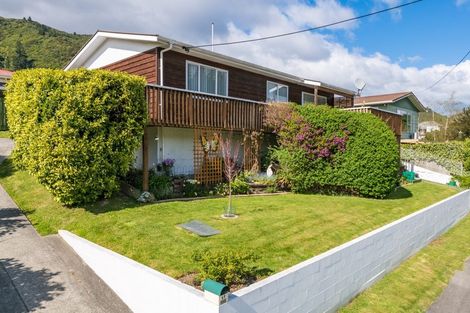 Photo of property in 49 Hampden Street, Picton, 7220