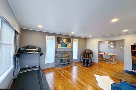 Photo of property in 32 Felgrove Street, Glendene, Auckland, 0602