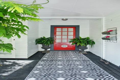 Photo of property in 6 Beresford Street, Russell, 0202