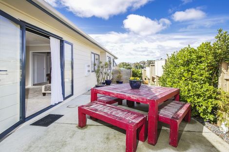 Photo of property in 49 Garton Drive, Massey, Auckland, 0614