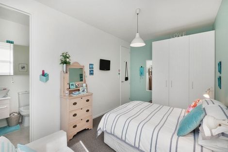 Photo of property in 33 Stoke Street, Sumner, Christchurch, 8081