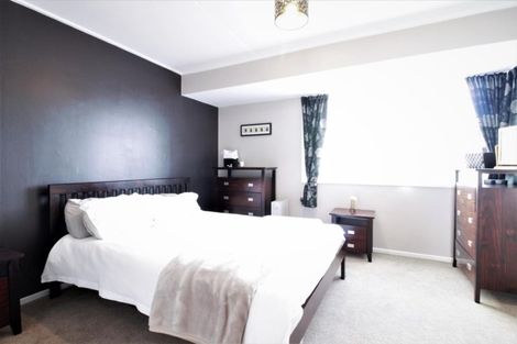 Photo of property in 16 Matai Street, Waiuku, 2123