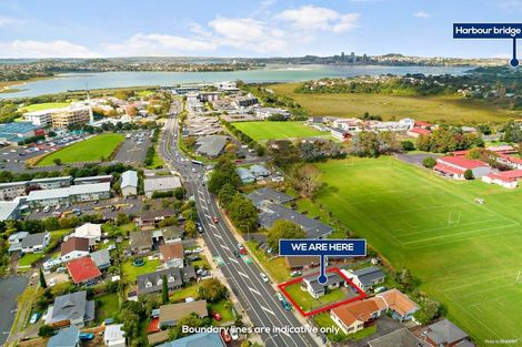 Photo of property in 1/31 Akoranga Drive, Northcote, Auckland, 0627