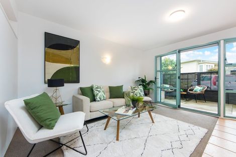 Photo of property in 2/4 Wynyard Road, Mount Eden, Auckland, 1024