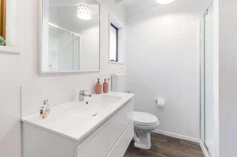 Photo of property in 52 Oxford Road, Lake Rotoma, Rotorua, 3074