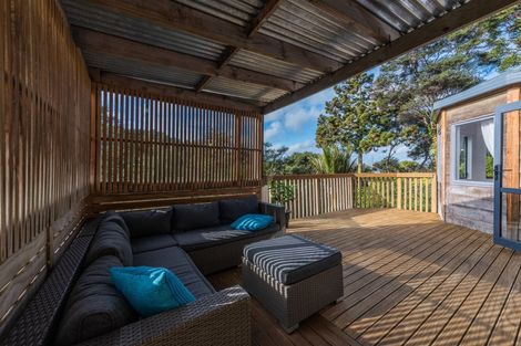 Photo of property in 30 Wood Bay Road, Titirangi, Auckland, 0604