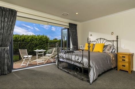 Photo of property in 113a Constable Road, Muriwai, Waimauku, 0881