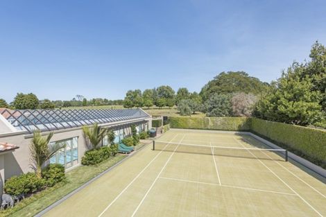 Photo of property in 11 Maungakiekie Avenue, Greenlane, Auckland, 1051