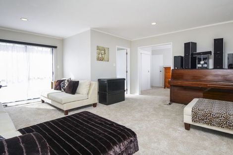 Photo of property in 49 Garton Drive, Massey, Auckland, 0614