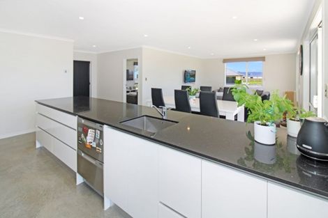 Photo of property in 1 Ongarui Close, Whalers Gate, New Plymouth, 4310