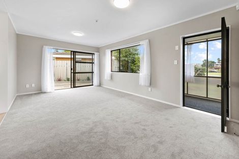 Photo of property in 1/5 Annette Avenue, Te Atatu South, Auckland, 0610