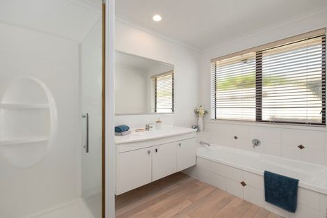 Photo of property in 49 Gibson Place, Papamoa Beach, Papamoa, 3118