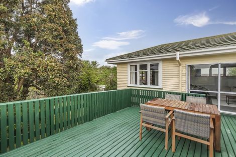 Photo of property in 15 Woodstock Terrace, Tawa, Wellington, 5028