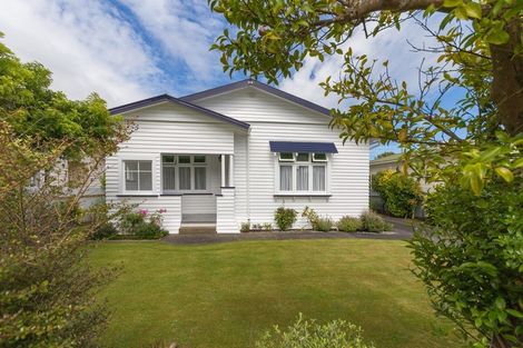 Photo of property in 12 Marne Street, Hokowhitu, Palmerston North, 4410