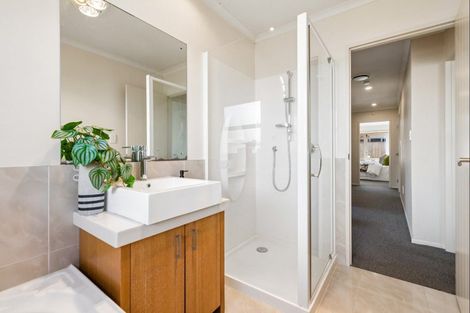Photo of property in 14 Monash Place, Flat Bush, Auckland, 2016