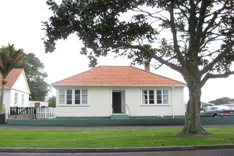 Photo of property in 8 Clinton Street, Fitzroy, New Plymouth, 4312