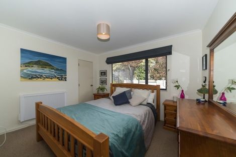 Photo of property in 30 Logan Way, Kelvin Grove, Palmerston North, 4414