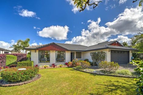 Photo of property in 4 Mahina Place, Te Atatu Peninsula, Auckland, 0610