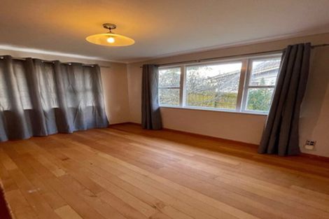 Photo of property in 13 Buscomb Avenue, Henderson, Auckland, 0610