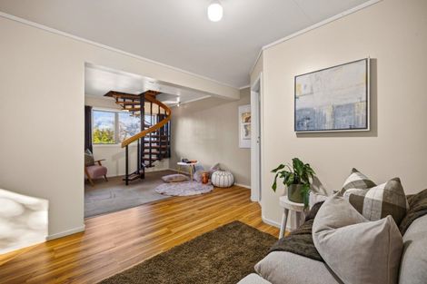 Photo of property in 16 Williams Street, Sunshine Bay, Queenstown, 9300