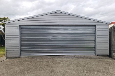 Photo of property in 15 Egmont Place, Westbrook, Palmerston North, 4412