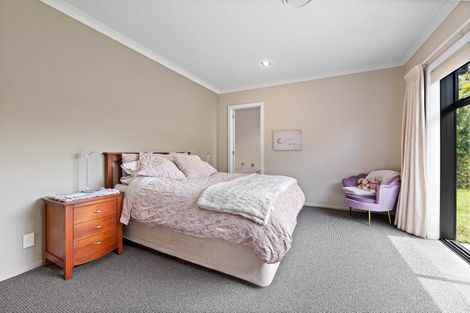 Photo of property in 11 Links Drive, Waiwhakaiho, New Plymouth, 4312