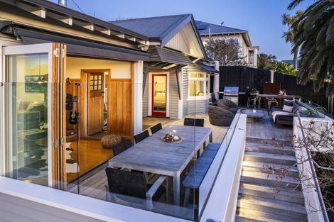 Photo of property in 67 Hackthorne Road, Cashmere, Christchurch, 8022