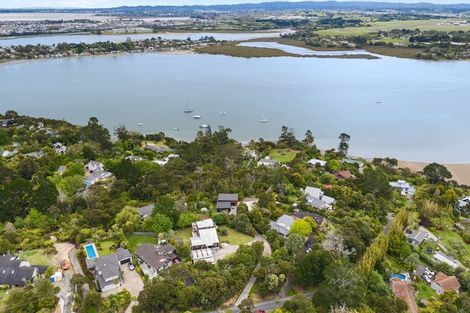 Photo of property in 17 Chatham Avenue, Paremoremo, Auckland, 0632