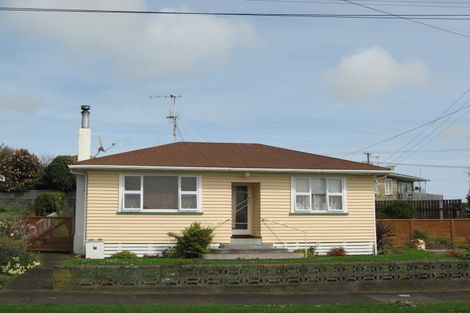 Photo of property in 85 Mould Street, Waitara, 4320