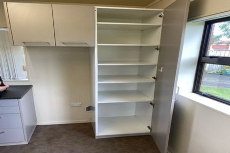 Photo of property in 4 Heversham Place, Glendene, Auckland, 0602